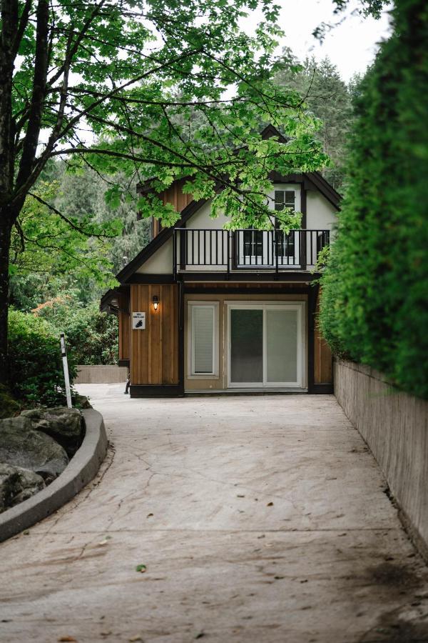 Private Mountainside Home Chilliwack Exterior photo